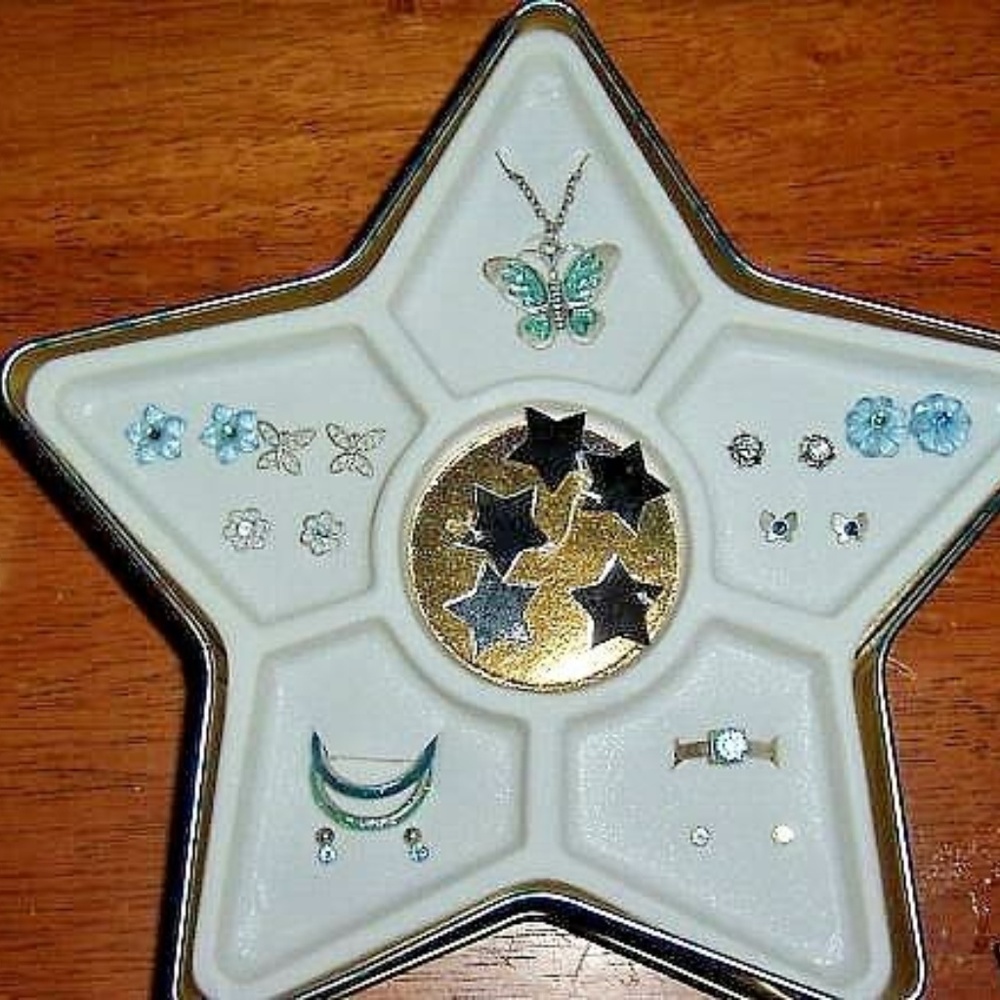 Vintage Rare Chic 20 Piece Fashion Jewlery Set